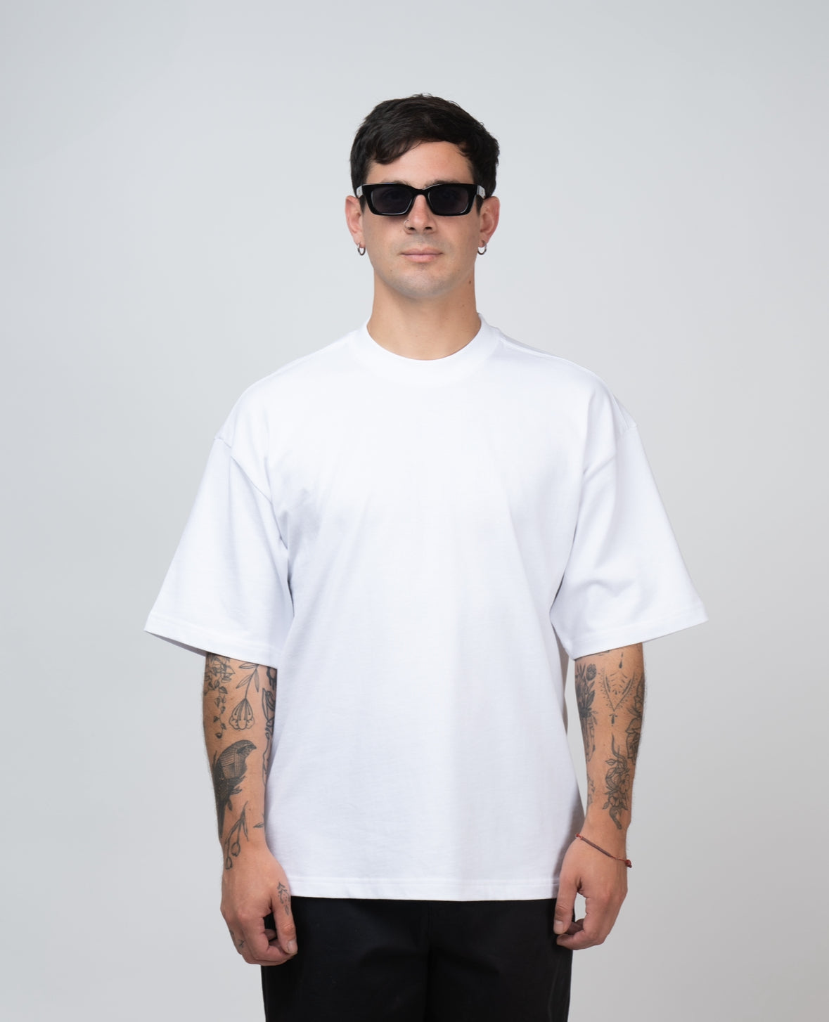 WHITE-LUXURY TEE(300GSM)