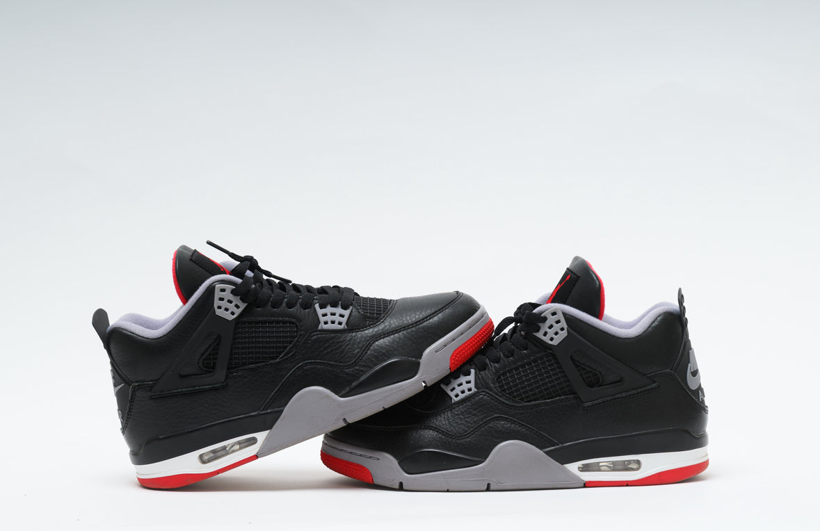 Air Jordan 4 Retro 'Bred
Reimagined' (USED, 2 POSTURAS)