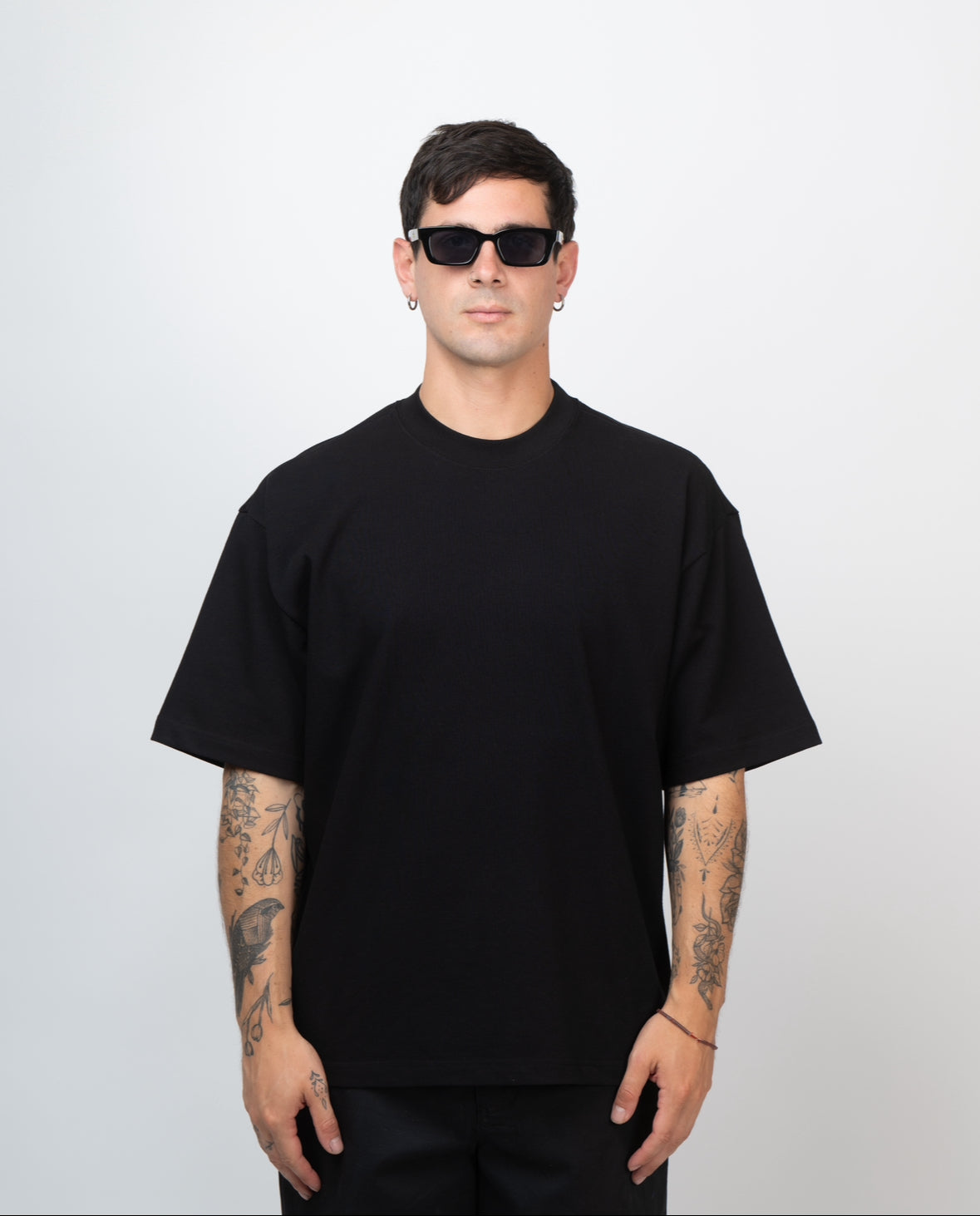 BLACK-LUXURY TEE(300GSM)