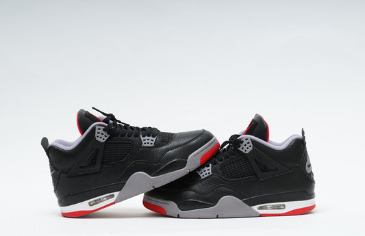 Air Jordan 4 Retro 'Bred
Reimagined' (USED, 2 POSTURAS)